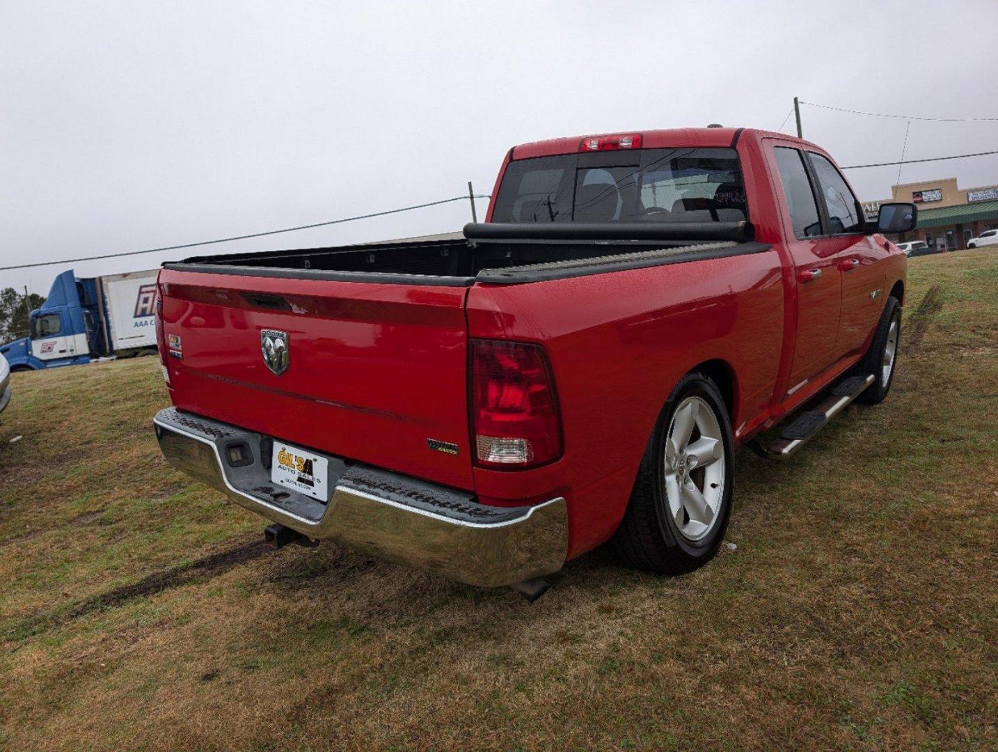 2010 /Dark slate gray Dodge Ram 1500 SLT (1D7RB1GP7AS) with an Gas/Ethanol V8 4.7L/287 engine, 5-Speed Automatic w/OD transmission, located at 3959 U.S. 80 W, Phenix City, AL, 36870, (334) 297-4885, 32.469296, -85.135185 - 2010 Dodge Ram 1500 SLT - Photo#4