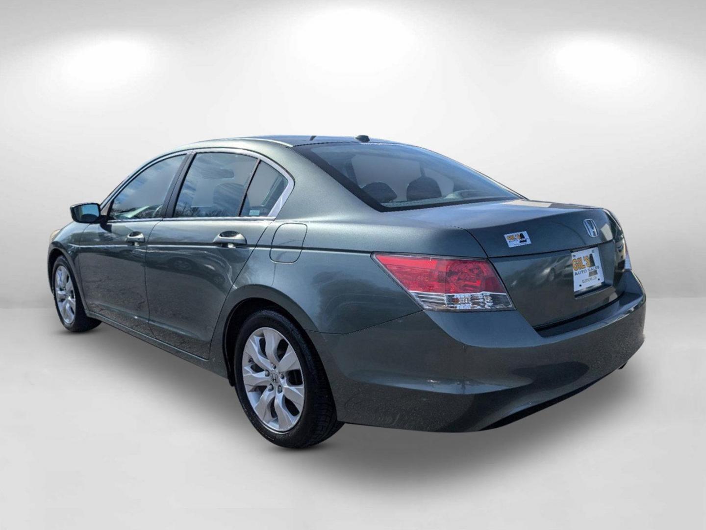 2010 Honda Accord Sdn EX-L (1HGCP2F83AA) with an Gas I4 2.4L/144 engine, 5-Speed Automatic transmission, located at 7000 Northlake Connector, Columbus, GA, 31904, (706) 987-8085, 32.524975, -84.978134 - 2010 Honda Accord Sdn EX-L - Photo#6