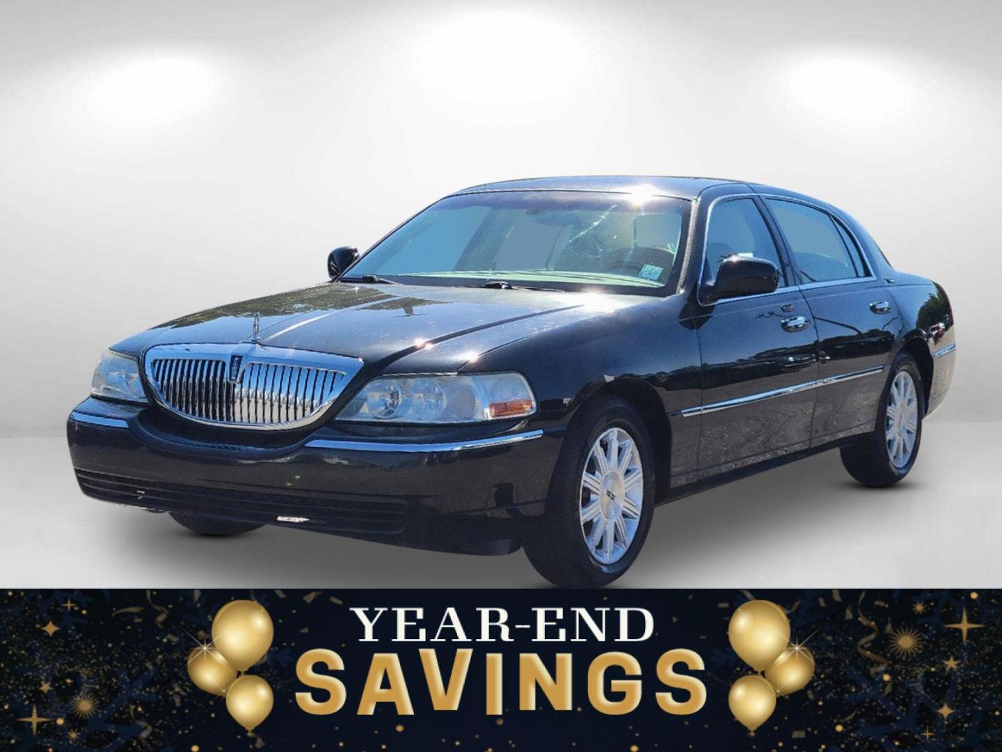 2010 Black Lincoln Town Car Signature Limited (2LNBL8CV4AX) with an Gas/Ethanol V8 4.6L/281 engine, 4-Speed Automatic w/OD transmission, located at 1430 Gateway Drive, Opelika, AL, 36801, (334) 239-0944, 32.637871, -85.409790 - 2010 Lincoln Town Car Signature Limited - Photo#0