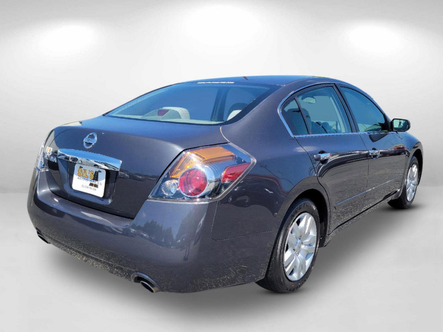 2010 Dark Slate Metallic /Frost Nissan Altima 2.5 (1N4AL2AP1AN) with an Gas I4 2.5L/ engine, 1-Speed Continuously Variable transmission, located at 7000 Northlake Connector, Columbus, GA, 31904, (706) 987-8085, 32.524975, -84.978134 - 2010 Nissan Altima 2.5 - Photo#4