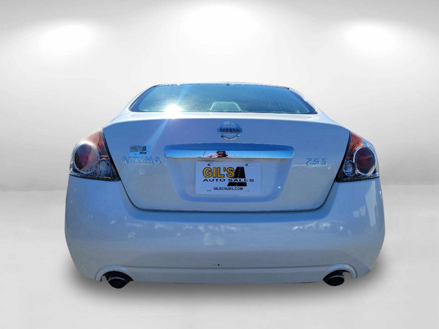 2010 Winter Frost Pearl /Charcoal Nissan Altima 2.5 S (1N4AL2AP9AN) with an Gas I4 2.5L/ engine, 1-Speed Continuously Variable transmission, located at 3959 U.S. 80 W, Phenix City, AL, 36870, (334) 297-4885, 32.469296, -85.135185 - 2010 Nissan Altima 2.5 S - Photo#5