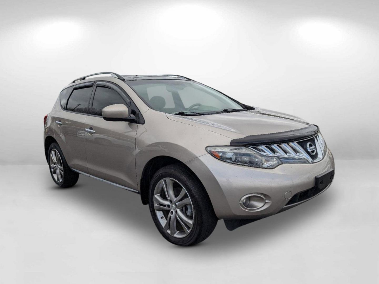 2010 /Beige Nissan Murano LE (JN8AZ1MU1AW) with an Gas V6 3.5L/ engine, 1-Speed Continuously Variable Automatic (CVT) transmission, located at 1430 Gateway Drive, Opelika, AL, 36801, (334) 239-0944, 32.637871, -85.409790 - 2010 Nissan Murano LE - Photo#2