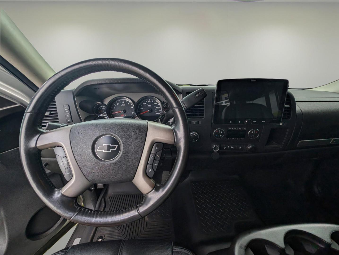 2011 /Ebony Chevrolet Silverado 1500 LT (3GCPKSE37BG) with an Gas/Ethanol V8 5.3L/323 engine, 6-Speed Automatic transmission, located at 3959 U.S. 80 W, Phenix City, AL, 36870, (334) 297-4885, 32.469296, -85.135185 - 2011 Chevrolet Silverado 1500 LT - Photo#13