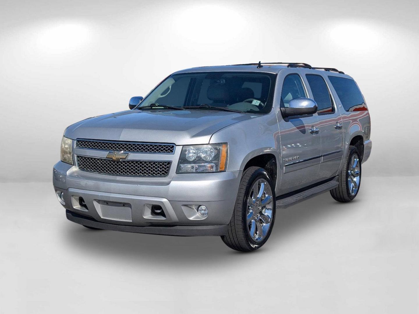 2011 /Light Titanium/Dark Titanium Chevrolet Suburban LTZ (1GNSKKE39BR) with an Gas/Ethanol V8 5.3L/323 engine, 6-Speed Automatic w/OD transmission, located at 3959 U.S. 80 W, Phenix City, AL, 36870, (334) 297-4885, 32.469296, -85.135185 - 2011 Chevrolet Suburban LTZ - Photo#4