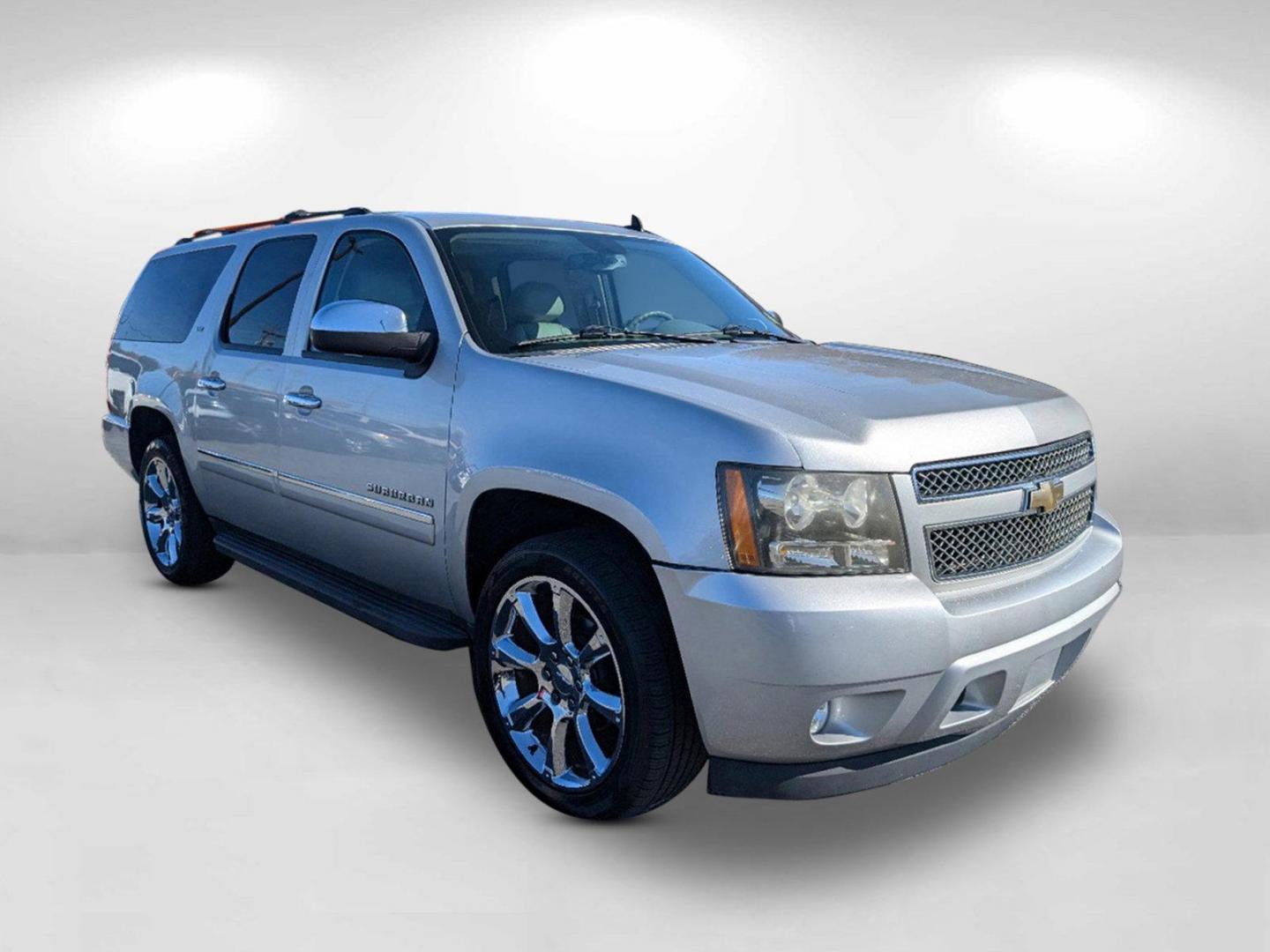 2011 /Light Titanium/Dark Titanium Chevrolet Suburban LTZ (1GNSKKE39BR) with an Gas/Ethanol V8 5.3L/323 engine, 6-Speed Automatic w/OD transmission, located at 3959 U.S. 80 W, Phenix City, AL, 36870, (334) 297-4885, 32.469296, -85.135185 - 2011 Chevrolet Suburban LTZ - Photo#6