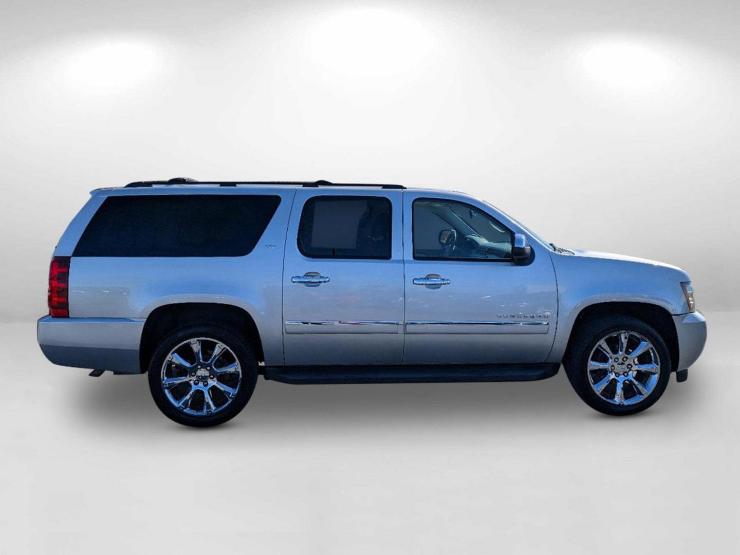 2011 /Light Titanium/Dark Titanium Chevrolet Suburban LTZ (1GNSKKE39BR) with an Gas/Ethanol V8 5.3L/323 engine, 6-Speed Automatic w/OD transmission, located at 3959 U.S. 80 W, Phenix City, AL, 36870, (334) 297-4885, 32.469296, -85.135185 - 2011 Chevrolet Suburban LTZ - Photo#7