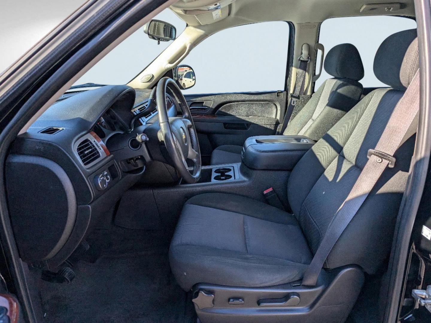 2011 /Ebony Chevrolet Tahoe LS (1GNSCAE02BR) with an Gas/Ethanol V8 5.3L/323 engine, 6-Speed Automatic w/OD transmission, located at 5115 14th Ave., Columbus, GA, 31904, (706) 323-0345, 32.511494, -84.971046 - 2011 Chevrolet Tahoe LS - Photo#9