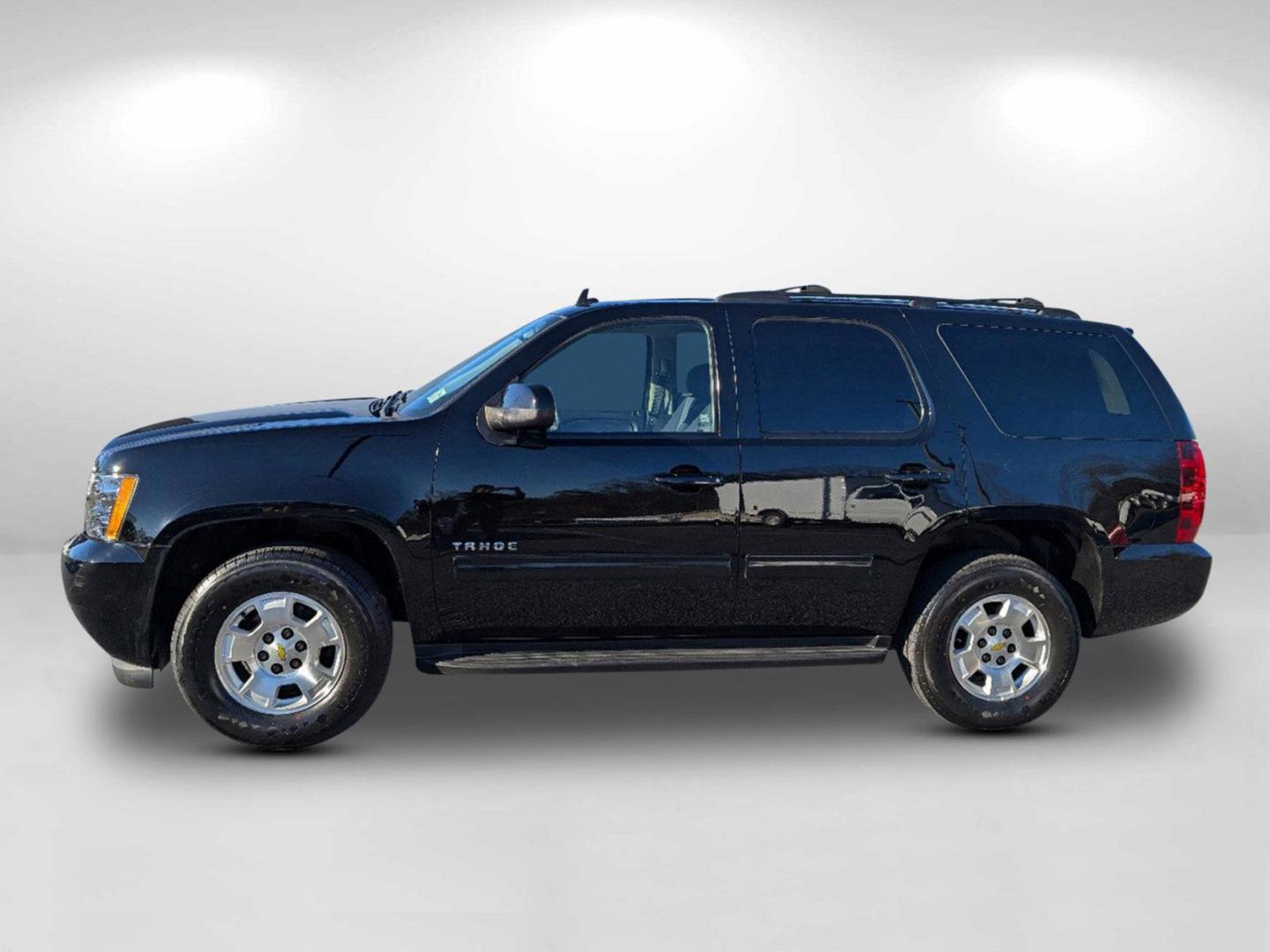 2011 /Ebony Chevrolet Tahoe LS (1GNSCAE02BR) with an Gas/Ethanol V8 5.3L/323 engine, 6-Speed Automatic w/OD transmission, located at 5115 14th Ave., Columbus, GA, 31904, (706) 323-0345, 32.511494, -84.971046 - 2011 Chevrolet Tahoe LS - Photo#7