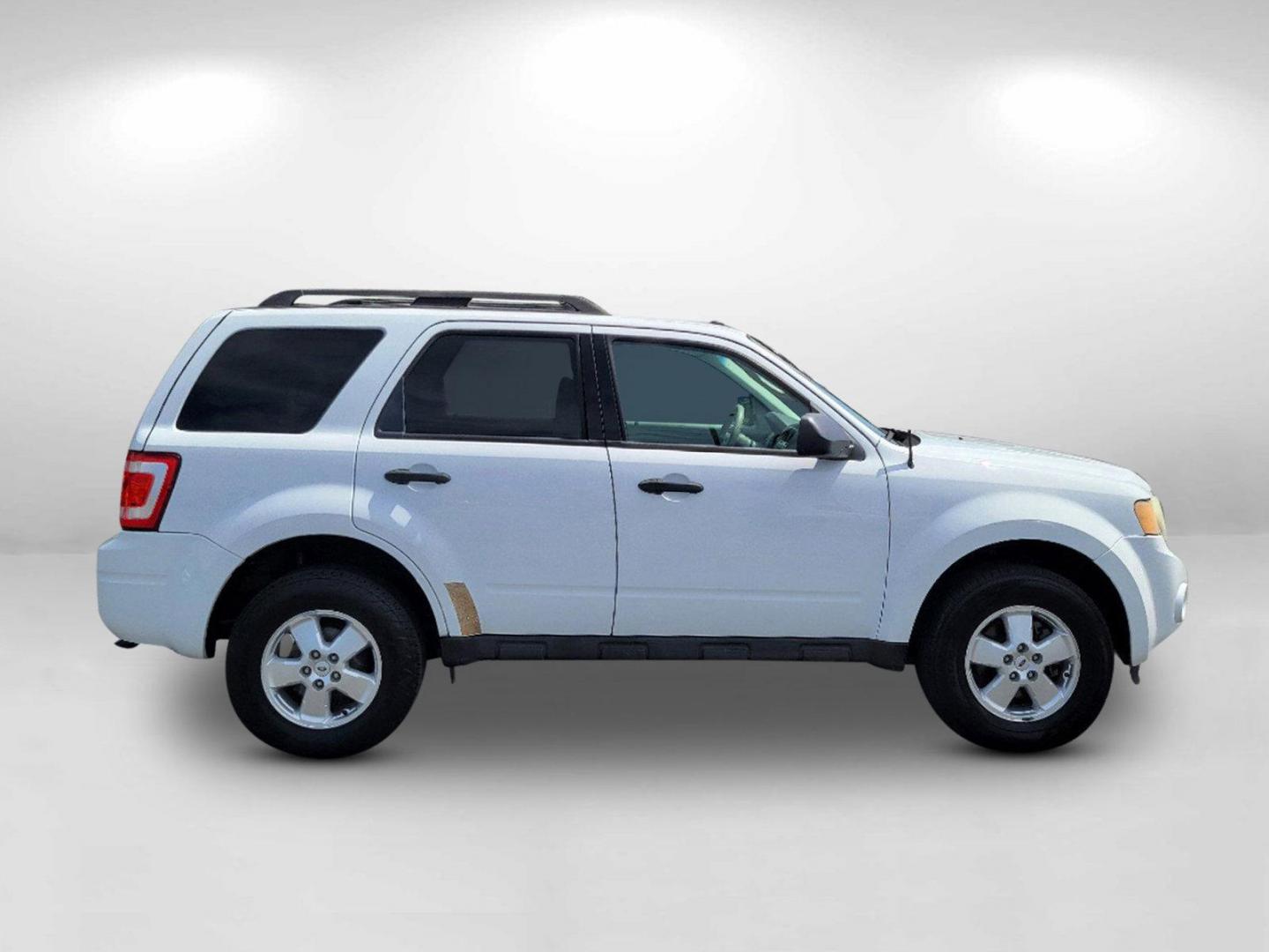 2011 White Ford Escape XLT (1FMCU9DG4BK) with an Gas/Ethanol V6 3.0L/181 engine, 6-Speed Automatic transmission, located at 5115 14th Ave., Columbus, GA, 31904, (706) 323-0345, 32.511494, -84.971046 - 2011 Ford Escape XLT - Photo#3