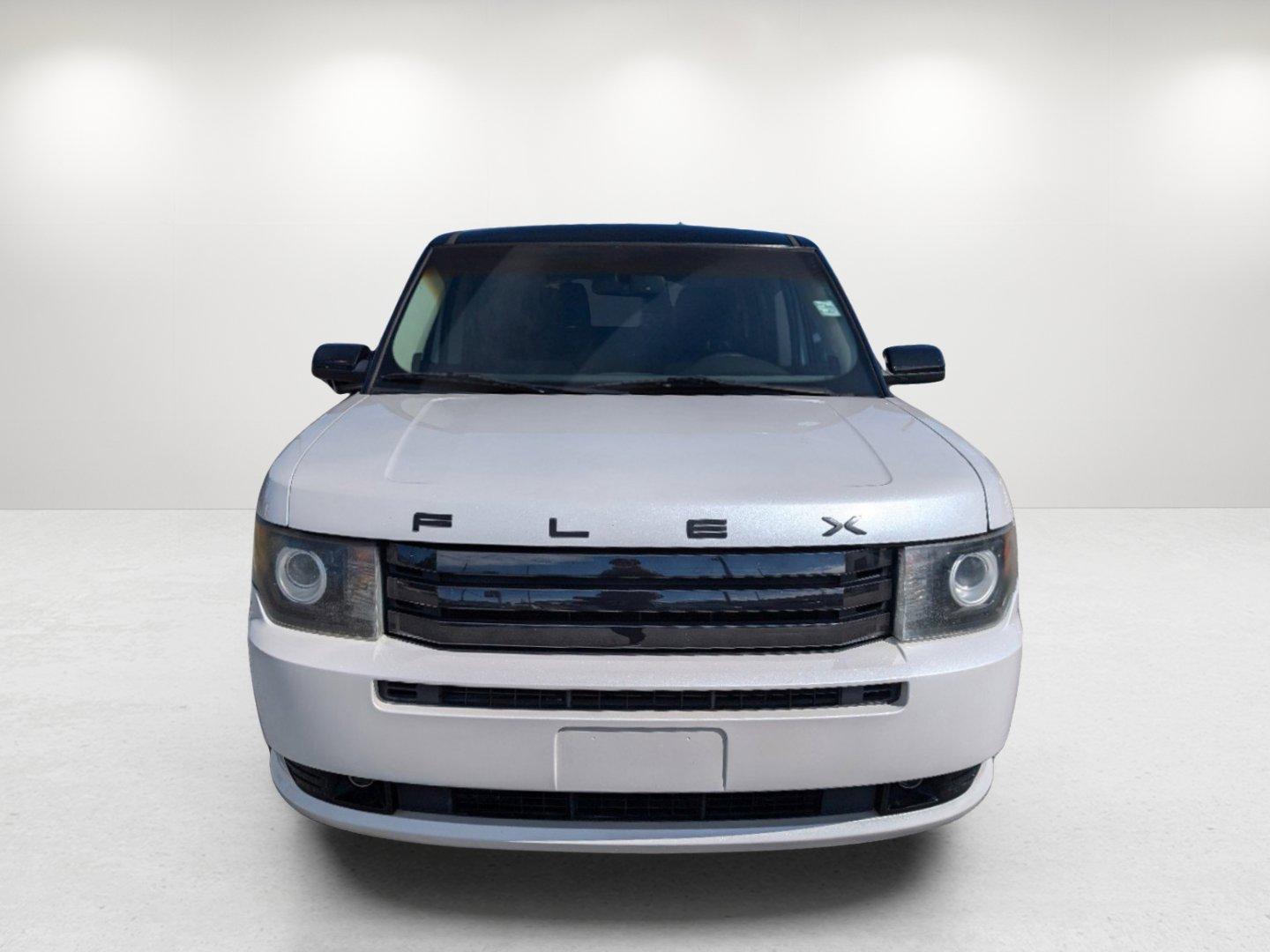 2011 White Ford Flex Titanium (2FMGK5DC2BB) with an Gas V6 3.5L/213 engine, 6-Speed Automatic transmission, located at 521 Old Farm Lane Rd, Prattville, AL, 36066, (334) 325-1505, 32.482460, -86.416367 - 2011 Ford Flex Titanium - Photo#1