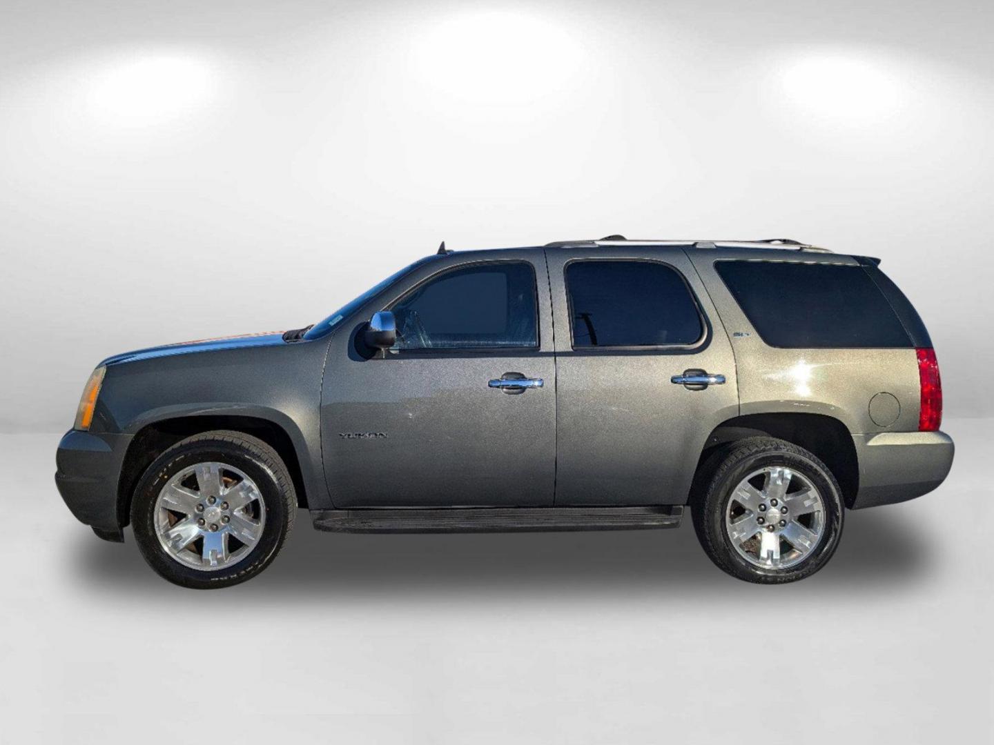 2011 /Ebony GMC Yukon SLT (1GKS1CE03BR) with an Gas/Ethanol V8 5.3L/323 engine, 6-Speed Automatic w/OD transmission, located at 3959 U.S. 80 W, Phenix City, AL, 36870, (334) 297-4885, 32.469296, -85.135185 - 2011 GMC Yukon SLT - Photo#16