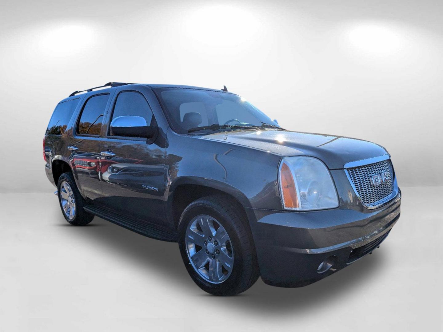 2011 /Ebony GMC Yukon SLT (1GKS1CE03BR) with an Gas/Ethanol V8 5.3L/323 engine, 6-Speed Automatic w/OD transmission, located at 3959 U.S. 80 W, Phenix City, AL, 36870, (334) 297-4885, 32.469296, -85.135185 - 2011 GMC Yukon SLT - Photo#5