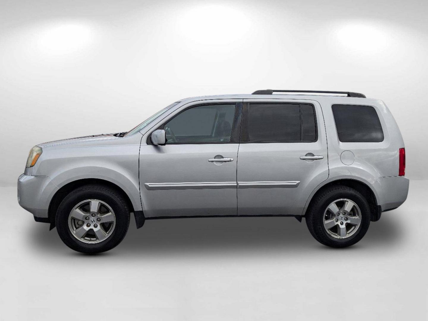 2011 Honda Pilot EX (5FNYF3H40BB) with an Gas V6 3.5L/212 engine, 5-Speed Automatic w/OD transmission, located at 804 22nd Ave, Phenix City, AL, 36870, (334) 297-1860, 32.484749, -85.024475 - 2011 Honda Pilot EX - Photo#10