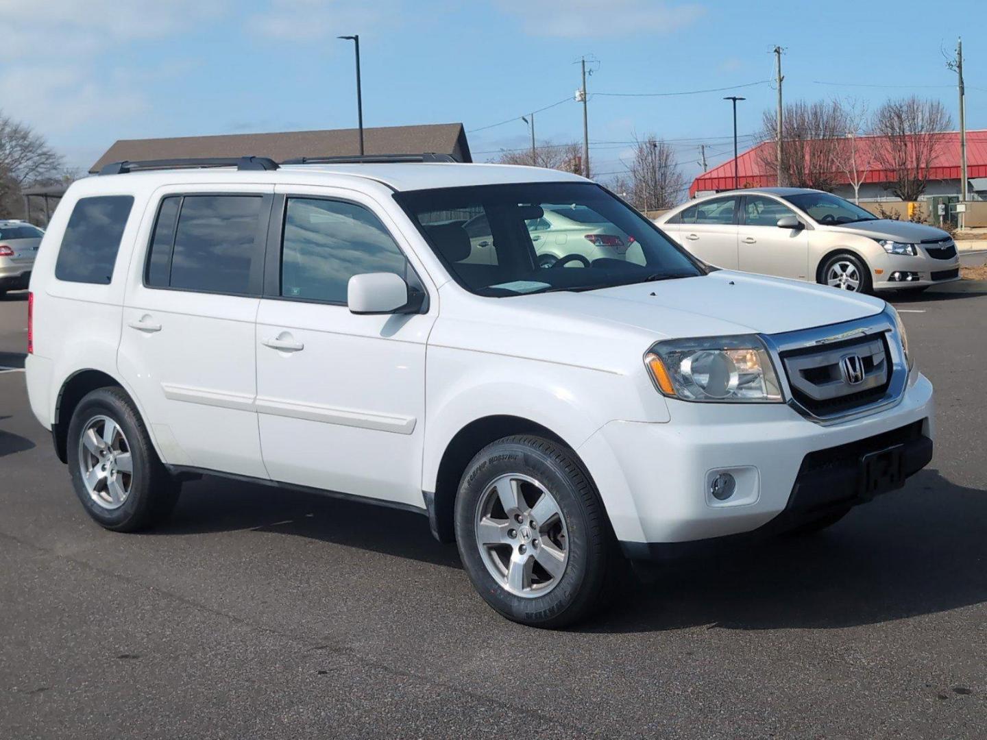 2011 Honda Pilot EX (5FNYF3H45BB) with an Gas V6 3.5L/212 engine, 5-Speed Automatic w/OD transmission, located at 521 Old Farm Lane Rd, Prattville, AL, 36066, (334) 325-1505, 32.482460, -86.416367 - 2011 Honda Pilot EX - Photo#2