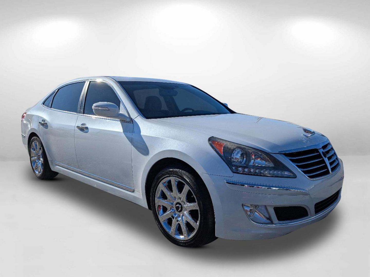 2011 /Cashmere Hyundai Equus Ultimate (KMHGH4JF5BU) with an Gas V8 4.6L/282 engine, 6-Speed Automatic w/OD SHIFTRONIC transmission, located at 7000 Northlake Connector, Columbus, GA, 31904, (706) 987-8085, 32.524975, -84.978134 - 2011 Hyundai Equus Ultimate - Photo#3