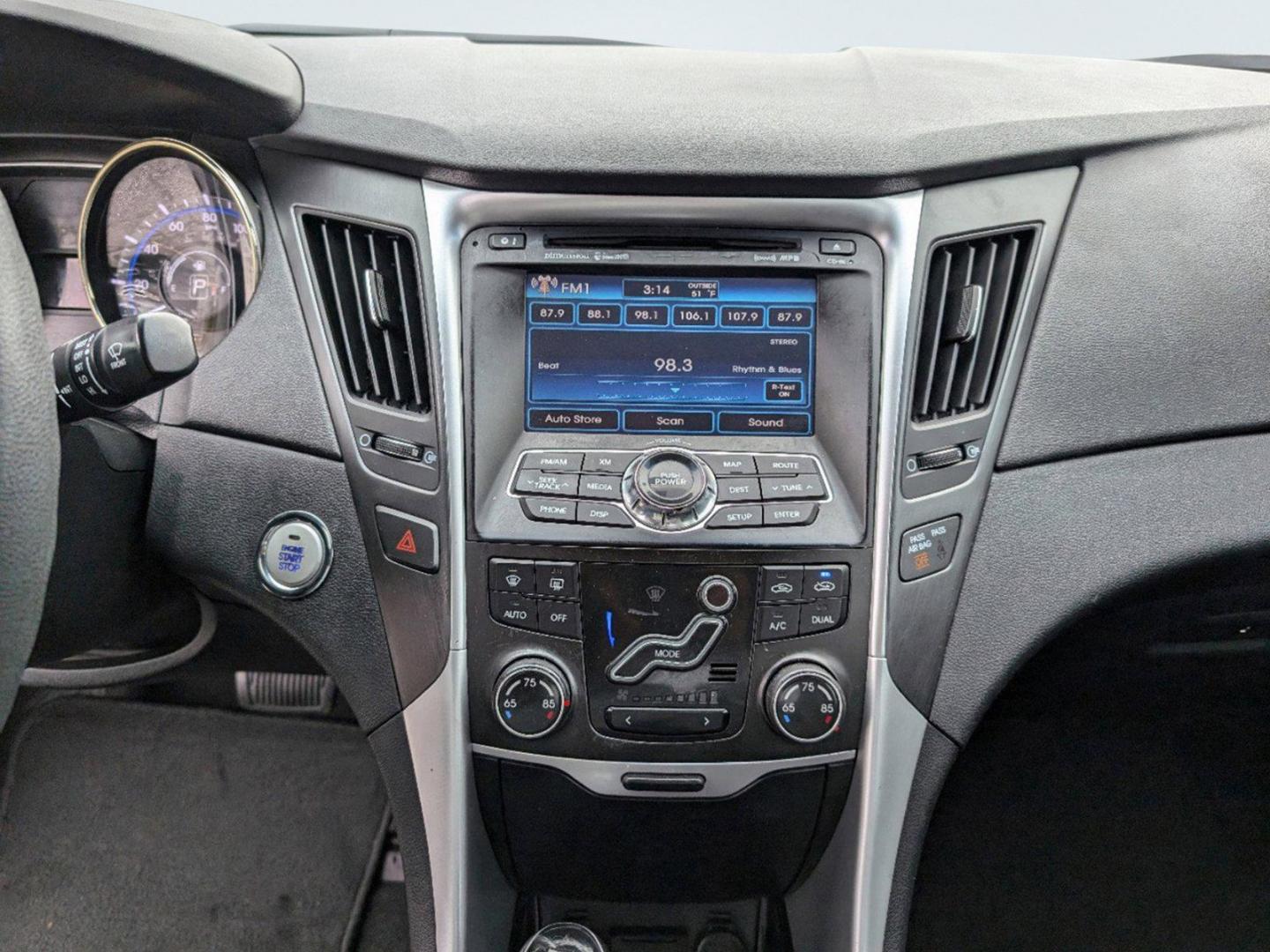 2011 /Black Hyundai Sonata SE (5NPEC4AB2BH) with an Turbocharged Gas I4 2.0L/122 engine, 6-Speed Automatic w/OD SHIFTRONIC transmission, located at 7000 Northlake Connector, Columbus, GA, 31904, (706) 987-8085, 32.524975, -84.978134 - 2011 Hyundai Sonata SE - Photo#15