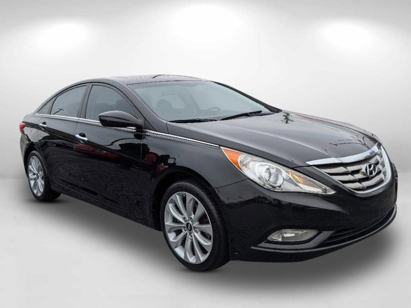 2011 /Black Hyundai Sonata SE (5NPEC4AB2BH) with an Turbocharged Gas I4 2.0L/122 engine, 6-Speed Automatic w/OD SHIFTRONIC transmission, located at 7000 Northlake Connector, Columbus, GA, 31904, (706) 987-8085, 32.524975, -84.978134 - 2011 Hyundai Sonata SE - Photo#3