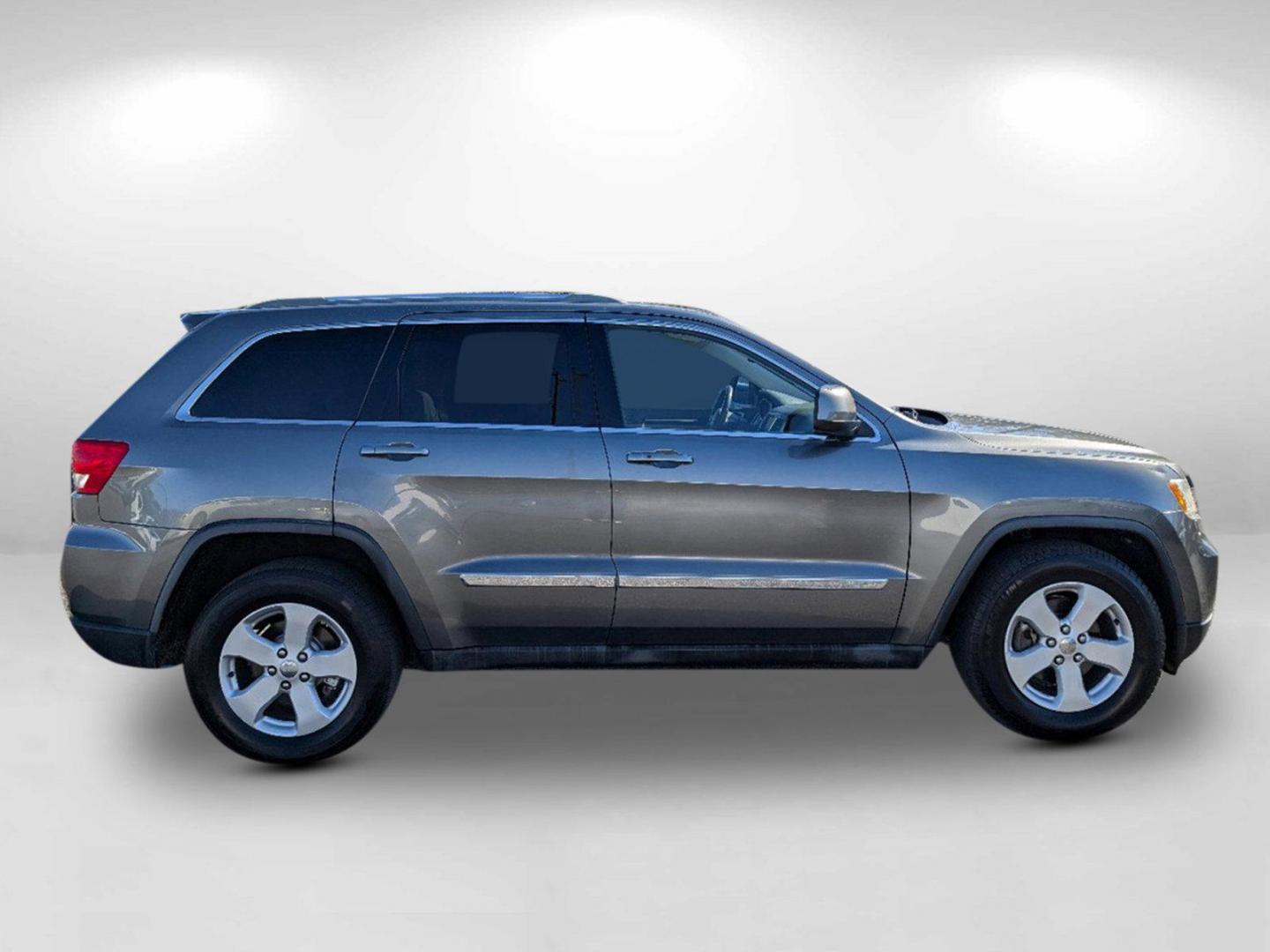 2011 /Dark Graystone/Medium Graystone Interior Jeep Grand Cherokee Laredo (1J4RS4GG8BC) with an Gas/Ethanol V6 3.6L/220 engine, 5-Speed Automatic transmission, located at 7000 Northlake Connector, Columbus, GA, 31904, (706) 987-8085, 32.524975, -84.978134 - 2011 Jeep Grand Cherokee Laredo - Photo#3