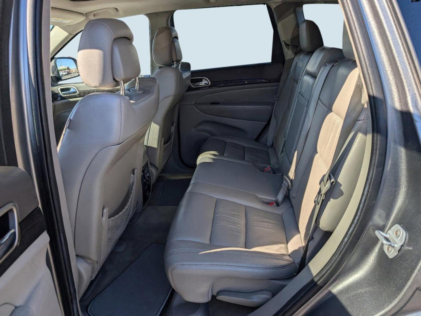 2011 /Dark Graystone/Medium Graystone Interior Jeep Grand Cherokee Laredo (1J4RS4GG8BC) with an Gas/Ethanol V6 3.6L/220 engine, 5-Speed Automatic transmission, located at 7000 Northlake Connector, Columbus, GA, 31904, (706) 987-8085, 32.524975, -84.978134 - 2011 Jeep Grand Cherokee Laredo - Photo#10