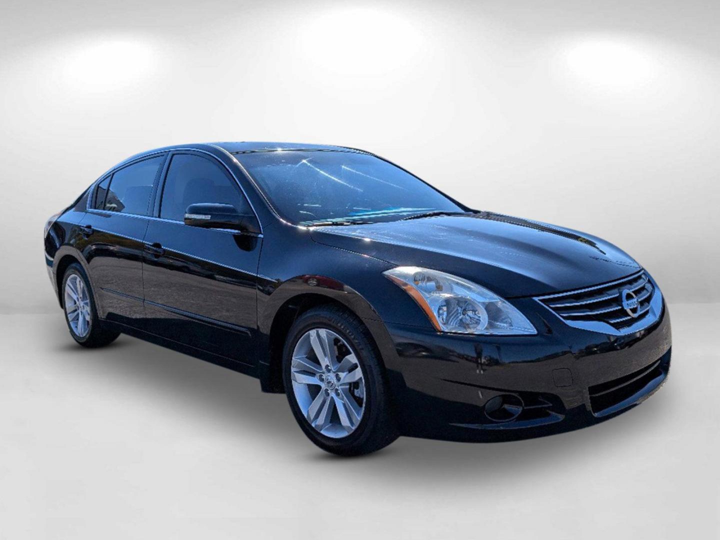 2011 /Charcoal Nissan Altima 3.5 SR (1N4BL2AP0BN) with an Gas V6 3.5L/ engine, 1-Speed Continuously Variable transmission, located at 7000 Northlake Connector, Columbus, GA, 31904, (706) 987-8085, 32.524975, -84.978134 - 2011 Nissan Altima 3.5 SR - Photo#2