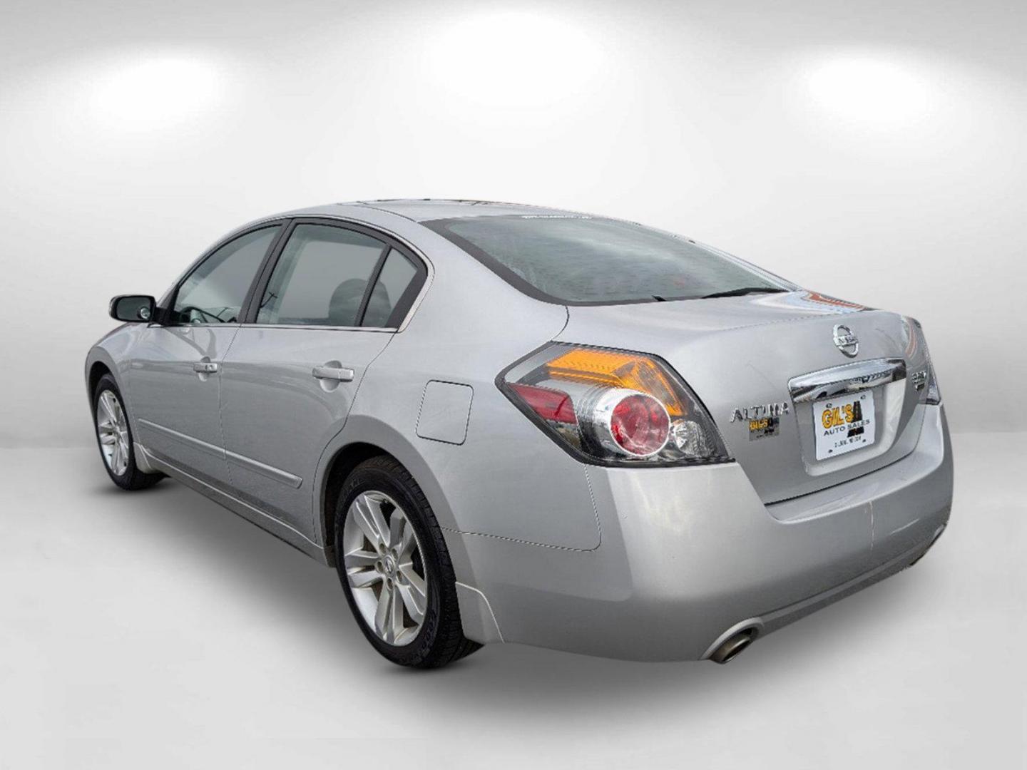 2011 /Charcoal Nissan Altima 3.5 SR (1N4BL2AP4BC) with an Gas V6 3.5L/ engine, 1-Speed Continuously Variable transmission, located at 804 22nd Ave, Phenix City, AL, 36870, (334) 297-1860, 32.484749, -85.024475 - 2011 Nissan Altima 3.5 SR - Photo#7