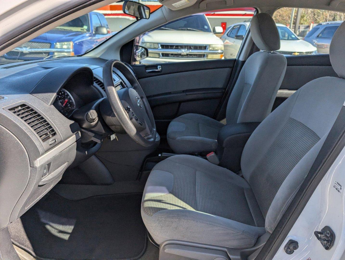 2011 /Charcoal Nissan Sentra 2.0 SR (3N1AB6AP9BL) with an Gas I4 2.0L/122 engine, 1-Speed CVT transmission, located at 3959 U.S. 80 W, Phenix City, AL, 36870, (334) 297-4885, 32.469296, -85.135185 - 2011 Nissan Sentra 2.0 SR - Photo#9