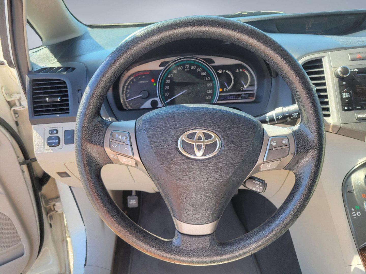 2011 White Toyota Venza (4T3ZA3BB8BU) with an Gas I4 2.7L/163 engine, 6-Speed Automatic transmission, located at 804 22nd Ave, Phenix City, AL, 36870, (334) 297-1860, 32.484749, -85.024475 - 2011 Toyota Venza - Photo#13