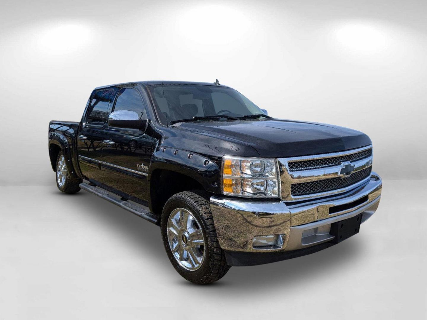 2012 /Ebony Chevrolet Silverado 1500 LT (3GCPCSE00CG) with an Gas/Ethanol V8 5.3L/323 engine, 6-Speed Automatic transmission, located at 1430 Gateway Drive, Opelika, AL, 36801, (334) 239-0944, 32.637871, -85.409790 - 2012 Chevrolet Silverado 1500 LT - Photo#2