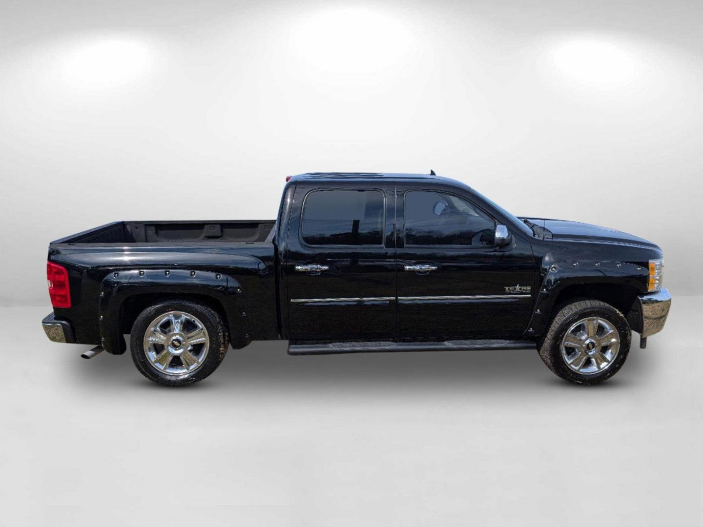 2012 /Ebony Chevrolet Silverado 1500 LT (3GCPCSE00CG) with an Gas/Ethanol V8 5.3L/323 engine, 6-Speed Automatic transmission, located at 1430 Gateway Drive, Opelika, AL, 36801, (334) 239-0944, 32.637871, -85.409790 - 2012 Chevrolet Silverado 1500 LT - Photo#3