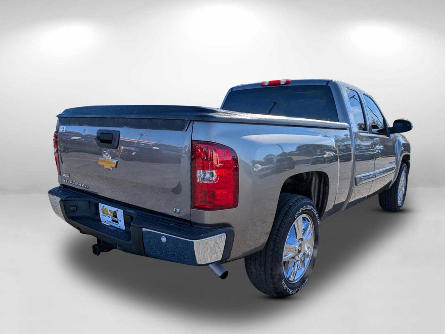 2012 /Ebony Chevrolet Silverado 1500 LT (1GCRCSE00CZ) with an Gas/Ethanol V8 5.3L/323 engine, 6-Speed Automatic transmission, located at 804 22nd Ave, Phenix City, AL, 36870, (334) 297-1860, 32.484749, -85.024475 - 2012 Chevrolet Silverado 1500 LT - Photo#4