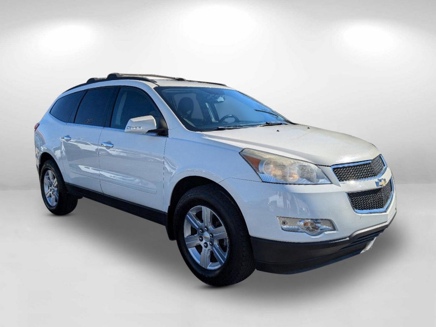 2012 /Ebony Chevrolet Traverse LT w/1LT (1GNKRGEDXCJ) with an Gas V6 3.6L/220 engine, 6-Speed Automatic transmission, located at 5115 14th Ave., Columbus, GA, 31904, (706) 323-0345, 32.511494, -84.971046 - 2012 Chevrolet Traverse LT w/1LT - Photo#2