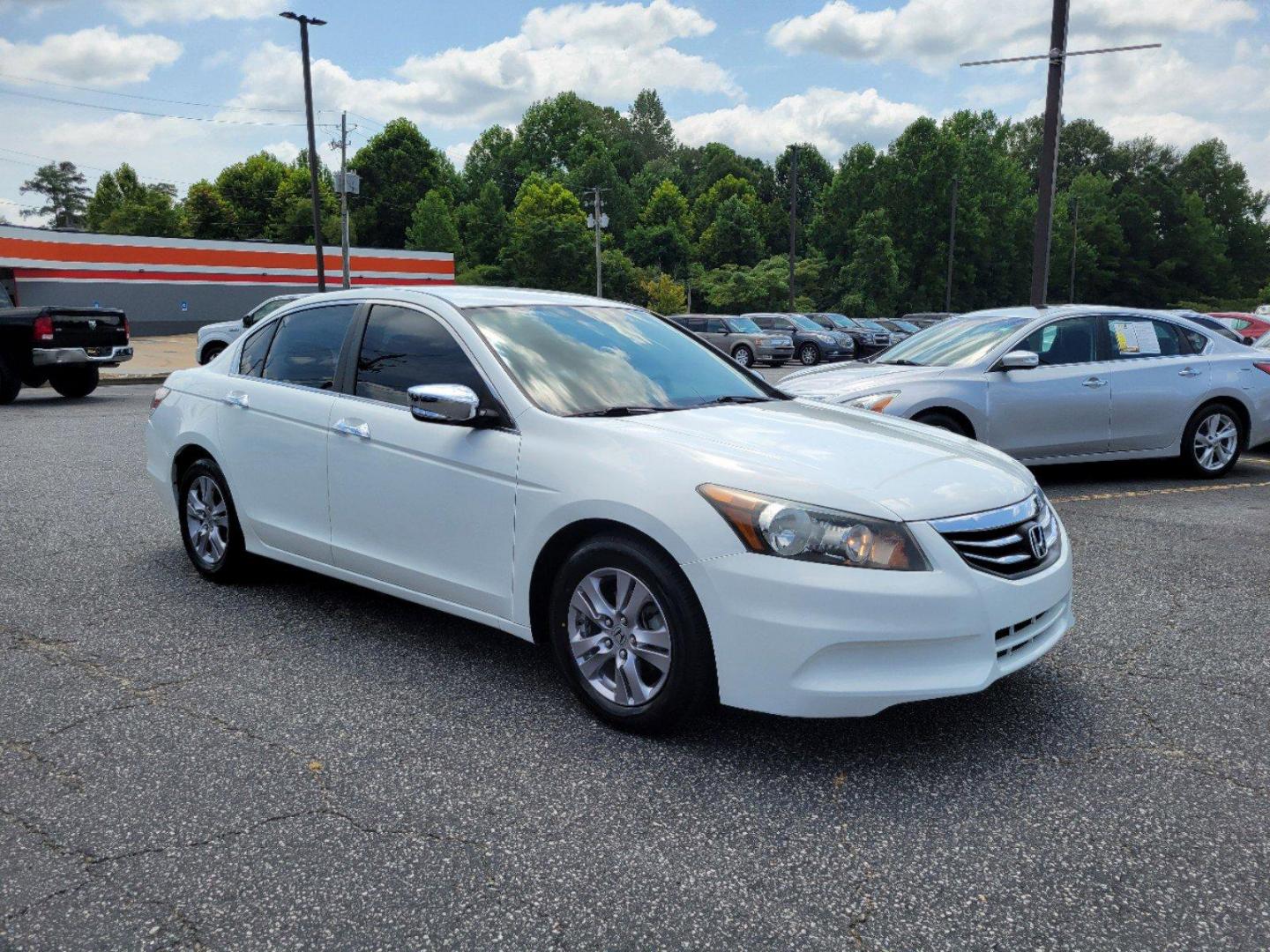 2012 White Honda Accord Sdn SE (1HGCP2F66CA) with an Gas I4 2.4L/144 engine, 5-Speed Automatic transmission, located at 7000 Northlake Connector, Columbus, GA, 31904, (706) 987-8085, 32.524975, -84.978134 - 2012 Honda Accord Sdn SE - Photo#3