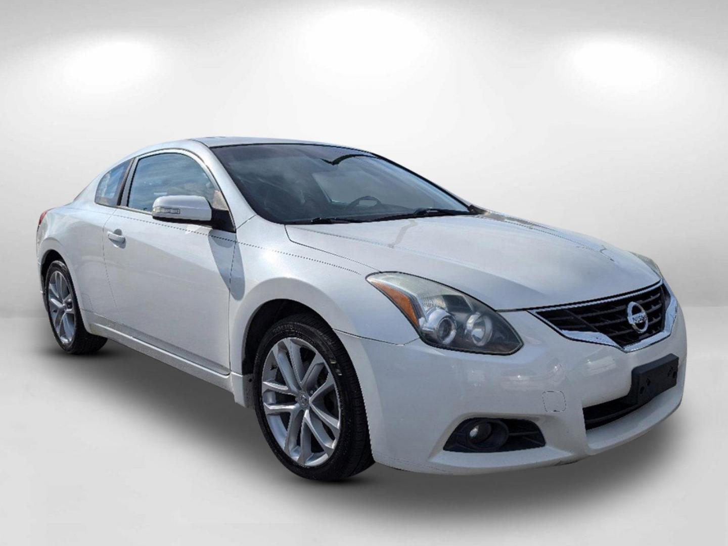 2012 /Charcoal Nissan Altima 3.5 SR (1N4BL2EP9CC) with an Gas V6 3.5L/ engine, 1-Speed Continuously Variable Ratio transmission, located at 3959 U.S. 80 W, Phenix City, AL, 36870, (334) 297-4885, 32.469296, -85.135185 - 2012 Nissan Altima 3.5 SR - Photo#6