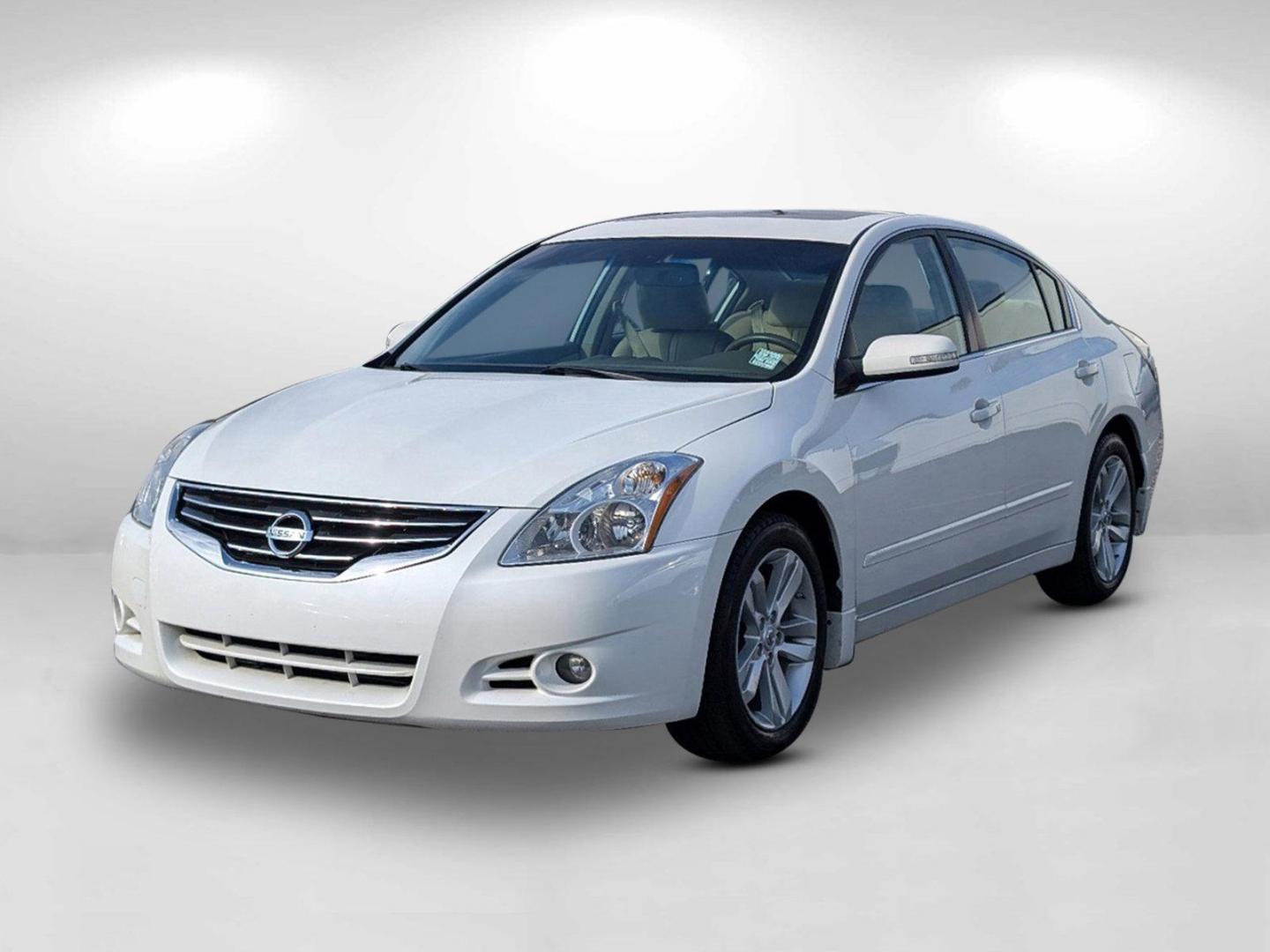 2012 /Blonde Nissan Altima 3.5 SR (1N4BL2AP7CC) with an Gas V6 3.5L/ engine, 1-Speed Continuously Variable Ratio transmission, located at 3959 U.S. 80 W, Phenix City, AL, 36870, (334) 297-4885, 32.469296, -85.135185 - 2012 Nissan Altima 3.5 SR - Photo#3