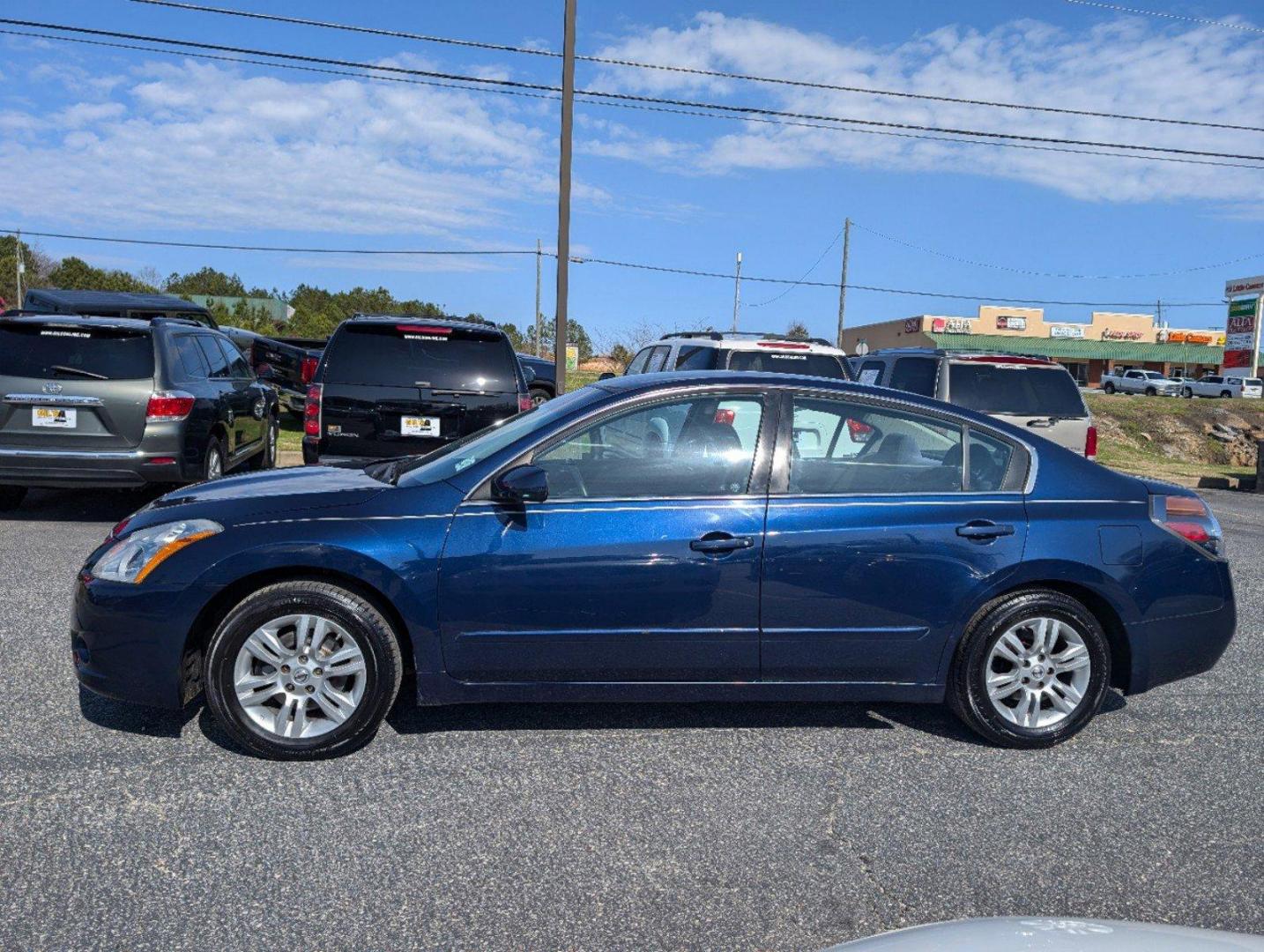 2012 /Charcoal Nissan Altima 2.5 S (1N4AL2AP5CN) with an Gas I4 2.5L/ engine, 1-Speed Continuously Variable Ratio transmission, located at 3959 U.S. 80 W, Phenix City, AL, 36870, (334) 297-4885, 32.469296, -85.135185 - 2012 Nissan Altima 2.5 S - Photo#7