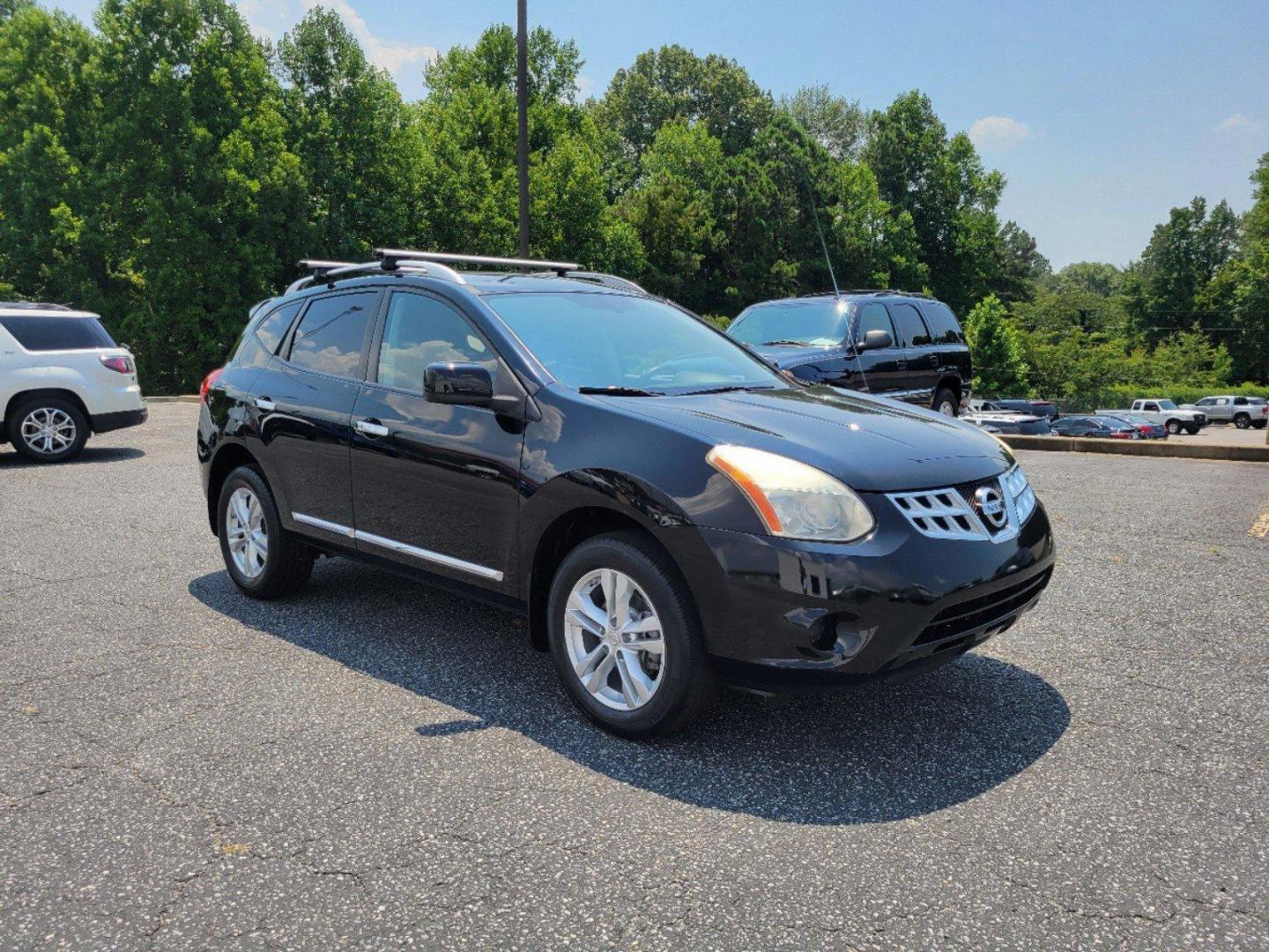 2012 Super Black /Black Nissan Rogue SV (JN8AS5MTXCW) with an Gas I4 2.5L/152 engine, 1-Speed Continuously variable ratio transmission, located at 7000 Northlake Connector, Columbus, GA, 31904, (706) 987-8085, 32.524975, -84.978134 - 2012 Nissan Rogue SV - Photo#3