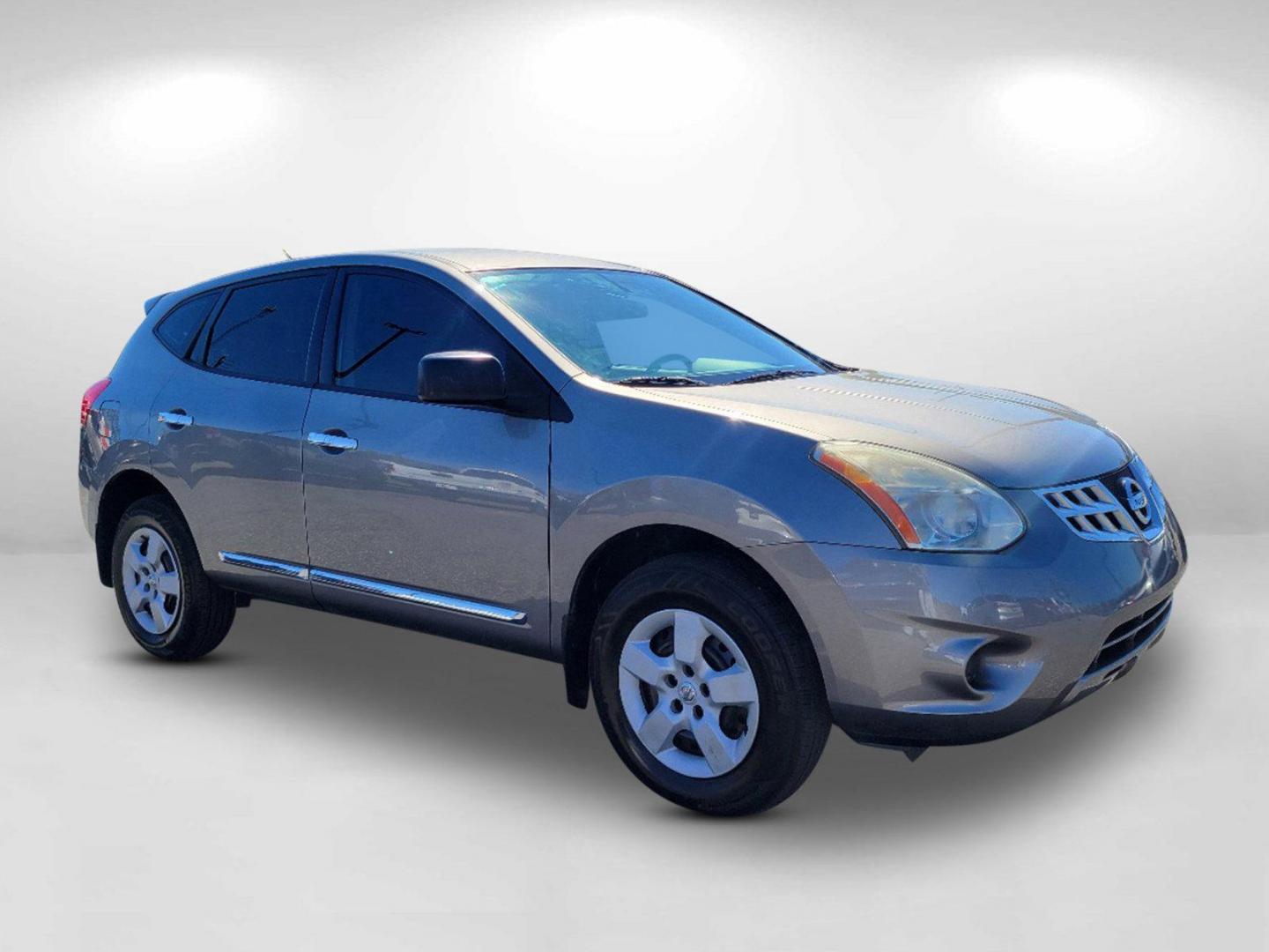 2012 Platinum Graphite /Black Nissan Rogue S (JN8AS5MTXCW) with an Gas I4 2.5L/152 engine, 1-Speed Continuously variable ratio transmission, located at 1430 Gateway Drive, Opelika, AL, 36801, (334) 239-0944, 32.637871, -85.409790 - 2012 Nissan Rogue S - Photo#2