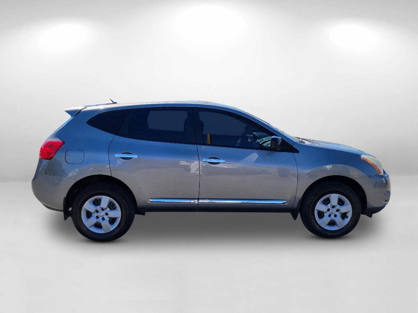 2012 Platinum Graphite /Black Nissan Rogue S (JN8AS5MTXCW) with an Gas I4 2.5L/152 engine, 1-Speed Continuously variable ratio transmission, located at 1430 Gateway Drive, Opelika, AL, 36801, (334) 239-0944, 32.637871, -85.409790 - 2012 Nissan Rogue S - Photo#3