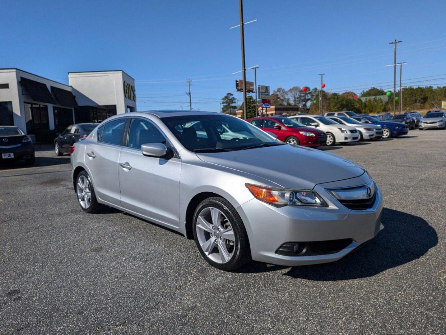 2013 Acura ILX Tech Pkg (19VDE1F74DE) with an Gas I4 2.0L/122 engine, 5-Speed Automatic w/Manual Shift transmission, located at 3959 U.S. 80 W, Phenix City, AL, 36870, (334) 297-4885, 32.469296, -85.135185 - 2013 Acura ILX Tech Pkg - Photo#2