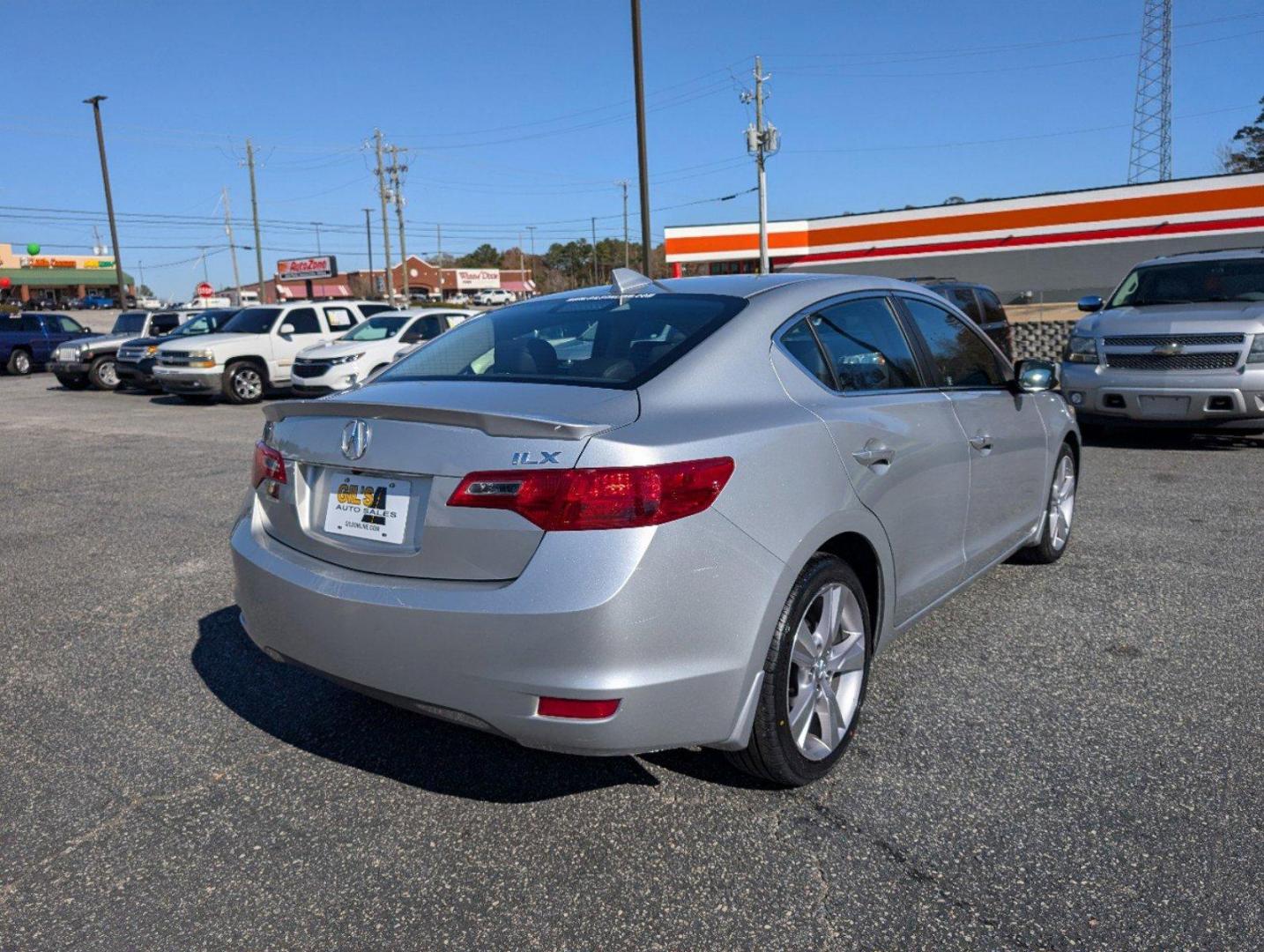 2013 Acura ILX Tech Pkg (19VDE1F74DE) with an Gas I4 2.0L/122 engine, 5-Speed Automatic w/Manual Shift transmission, located at 3959 U.S. 80 W, Phenix City, AL, 36870, (334) 297-4885, 32.469296, -85.135185 - 2013 Acura ILX Tech Pkg - Photo#4