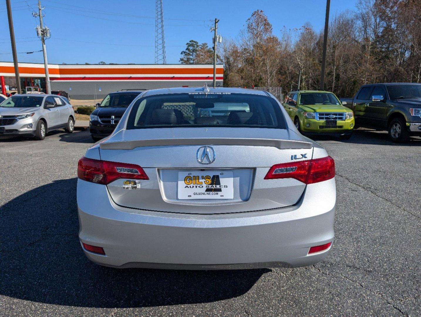 2013 Acura ILX Tech Pkg (19VDE1F74DE) with an Gas I4 2.0L/122 engine, 5-Speed Automatic w/Manual Shift transmission, located at 3959 U.S. 80 W, Phenix City, AL, 36870, (334) 297-4885, 32.469296, -85.135185 - 2013 Acura ILX Tech Pkg - Photo#5