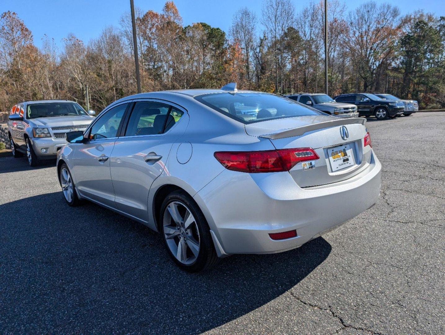 2013 Acura ILX Tech Pkg (19VDE1F74DE) with an Gas I4 2.0L/122 engine, 5-Speed Automatic w/Manual Shift transmission, located at 3959 U.S. 80 W, Phenix City, AL, 36870, (334) 297-4885, 32.469296, -85.135185 - 2013 Acura ILX Tech Pkg - Photo#6