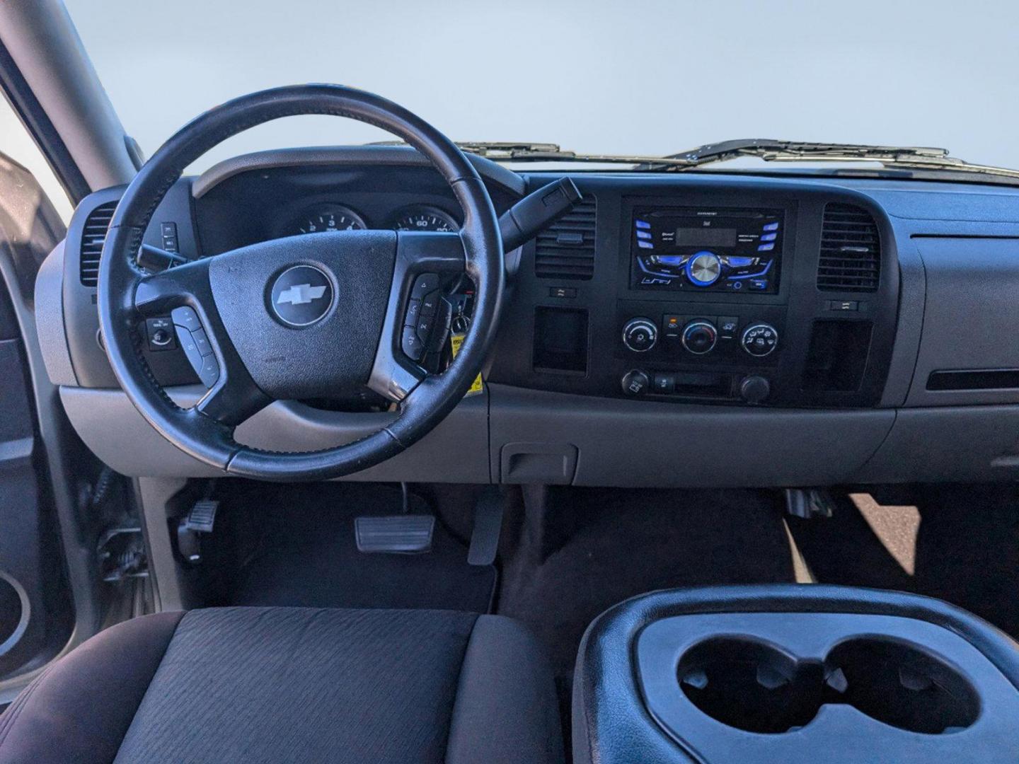 2013 /Dark Titanium Chevrolet Silverado 1500 LS (3GCPCREA7DG) with an Gas/Ethanol V8 4.8L/293 engine, 4-Speed Automatic transmission, located at 1430 Gateway Drive, Opelika, AL, 36801, (334) 239-0944, 32.637871, -85.409790 - 2013 Chevrolet Silverado 1500 LS - Photo#12