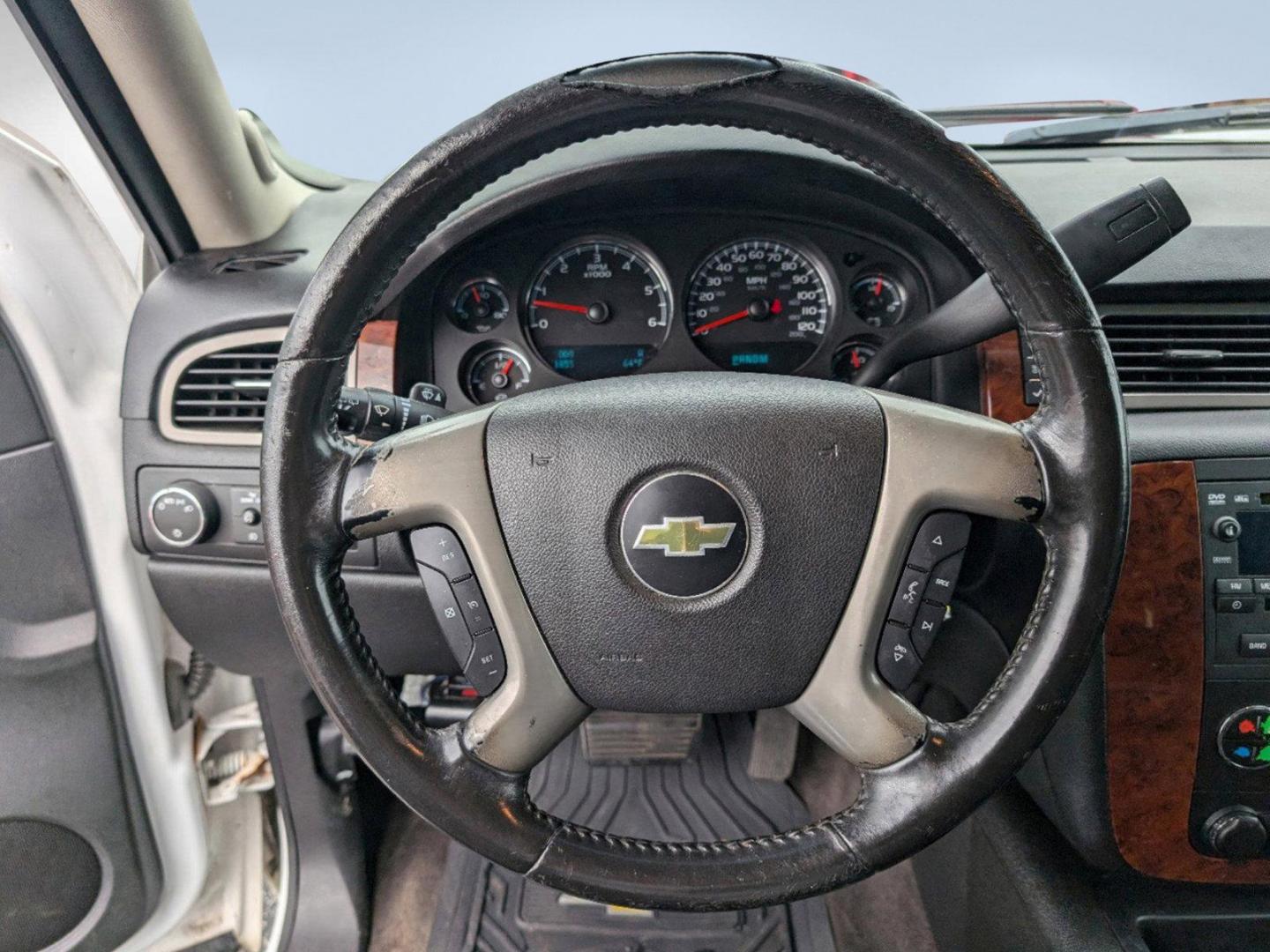 2013 /Ebony Chevrolet Tahoe LT (1GNSCBE00DR) with an Gas/Ethanol V8 5.3L/323 engine, 6-Speed Automatic transmission, located at 1430 Gateway Drive, Opelika, AL, 36801, (334) 239-0944, 32.637871, -85.409790 - 2013 Chevrolet Tahoe LT - Photo#14