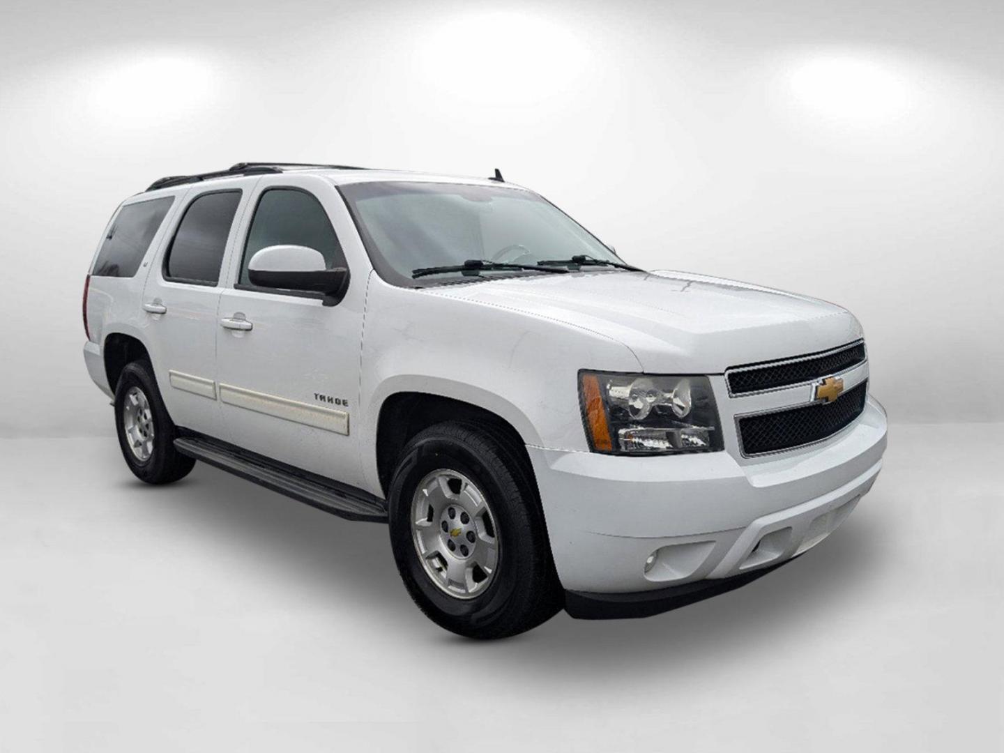 2013 /Ebony Chevrolet Tahoe LT (1GNSCBE00DR) with an Gas/Ethanol V8 5.3L/323 engine, 6-Speed Automatic transmission, located at 1430 Gateway Drive, Opelika, AL, 36801, (334) 239-0944, 32.637871, -85.409790 - 2013 Chevrolet Tahoe LT - Photo#2