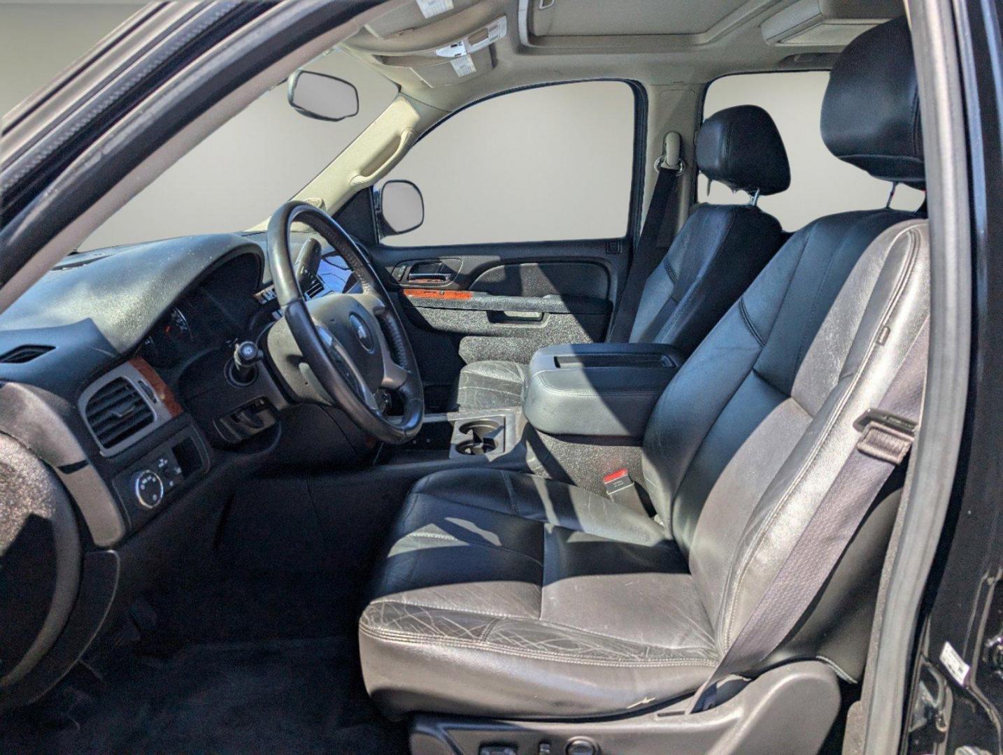 2013 /Ebony Chevrolet Tahoe LT (1GNSCBE0XDR) with an Gas/Ethanol V8 5.3L/323 engine, 6-Speed Automatic transmission, located at 3959 U.S. 80 W, Phenix City, AL, 36870, (334) 297-4885, 32.469296, -85.135185 - 2013 Chevrolet Tahoe LT - Photo#9