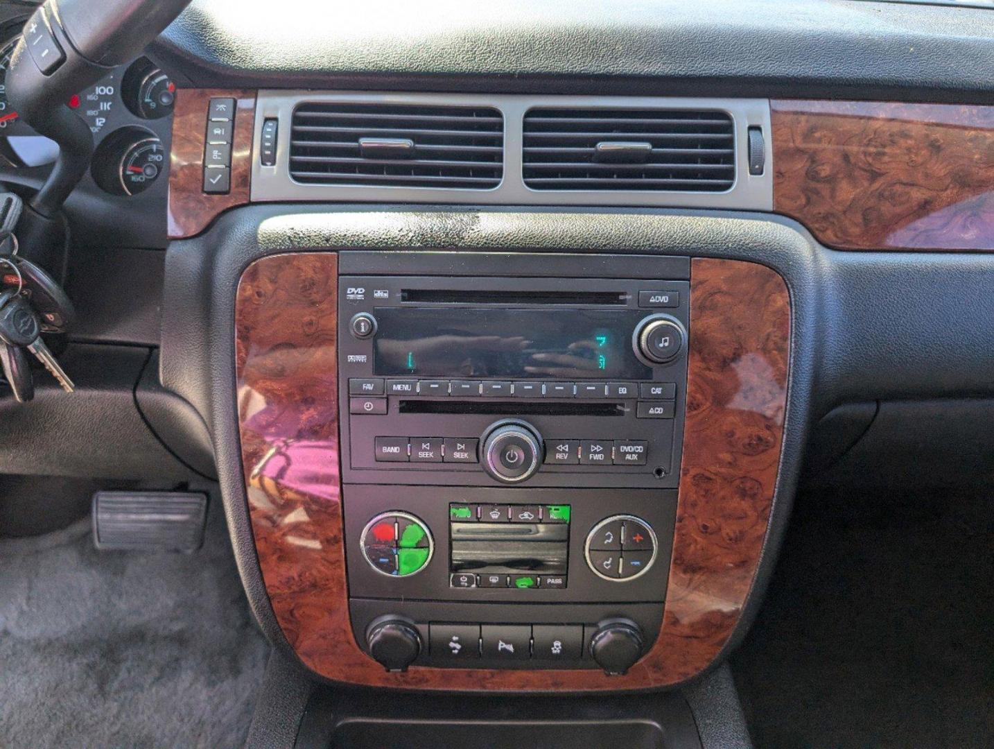 2013 /Ebony Chevrolet Tahoe LT (1GNSCBE0XDR) with an Gas/Ethanol V8 5.3L/323 engine, 6-Speed Automatic transmission, located at 3959 U.S. 80 W, Phenix City, AL, 36870, (334) 297-4885, 32.469296, -85.135185 - 2013 Chevrolet Tahoe LT - Photo#13