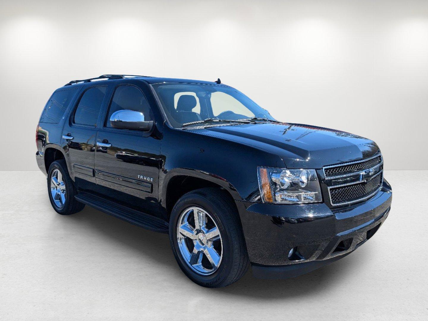 2013 /Ebony Chevrolet Tahoe LT (1GNSCBE0XDR) with an Gas/Ethanol V8 5.3L/323 engine, 6-Speed Automatic transmission, located at 3959 U.S. 80 W, Phenix City, AL, 36870, (334) 297-4885, 32.469296, -85.135185 - 2013 Chevrolet Tahoe LT - Photo#2