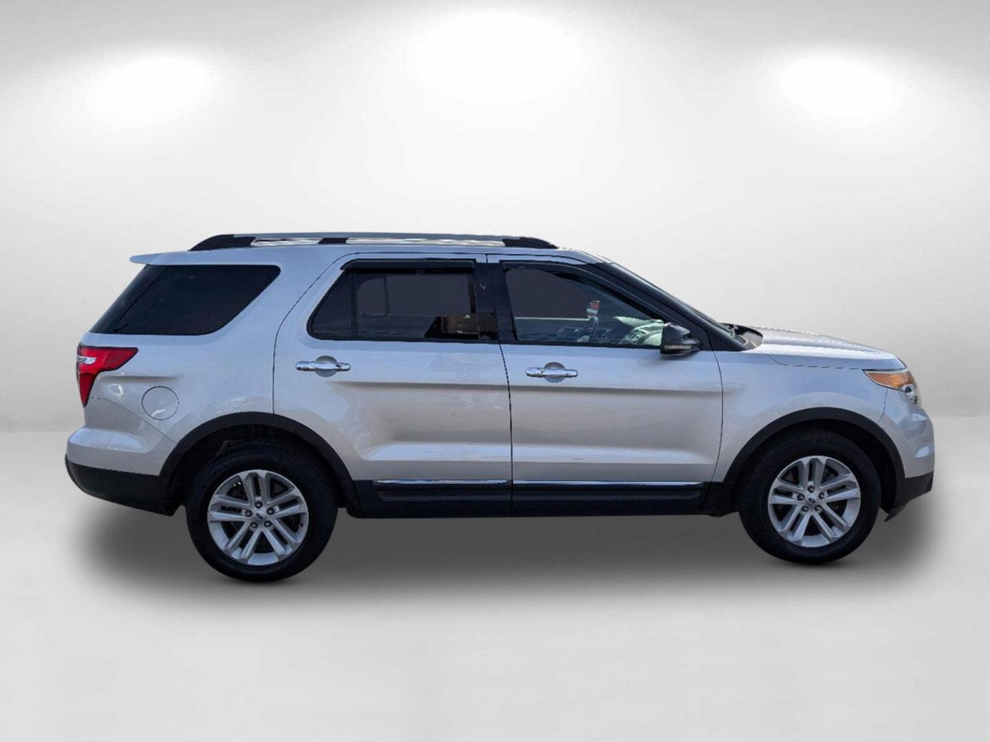 2013 Ford Explorer XLT (1FM5K7D86DG) with an Gas V6 3.5L/213 engine, 6-Speed Automatic w/manual shift transmission, located at 5115 14th Ave., Columbus, GA, 31904, (706) 323-0345, 32.511494, -84.971046 - 2013 Ford Explorer XLT - Photo#3