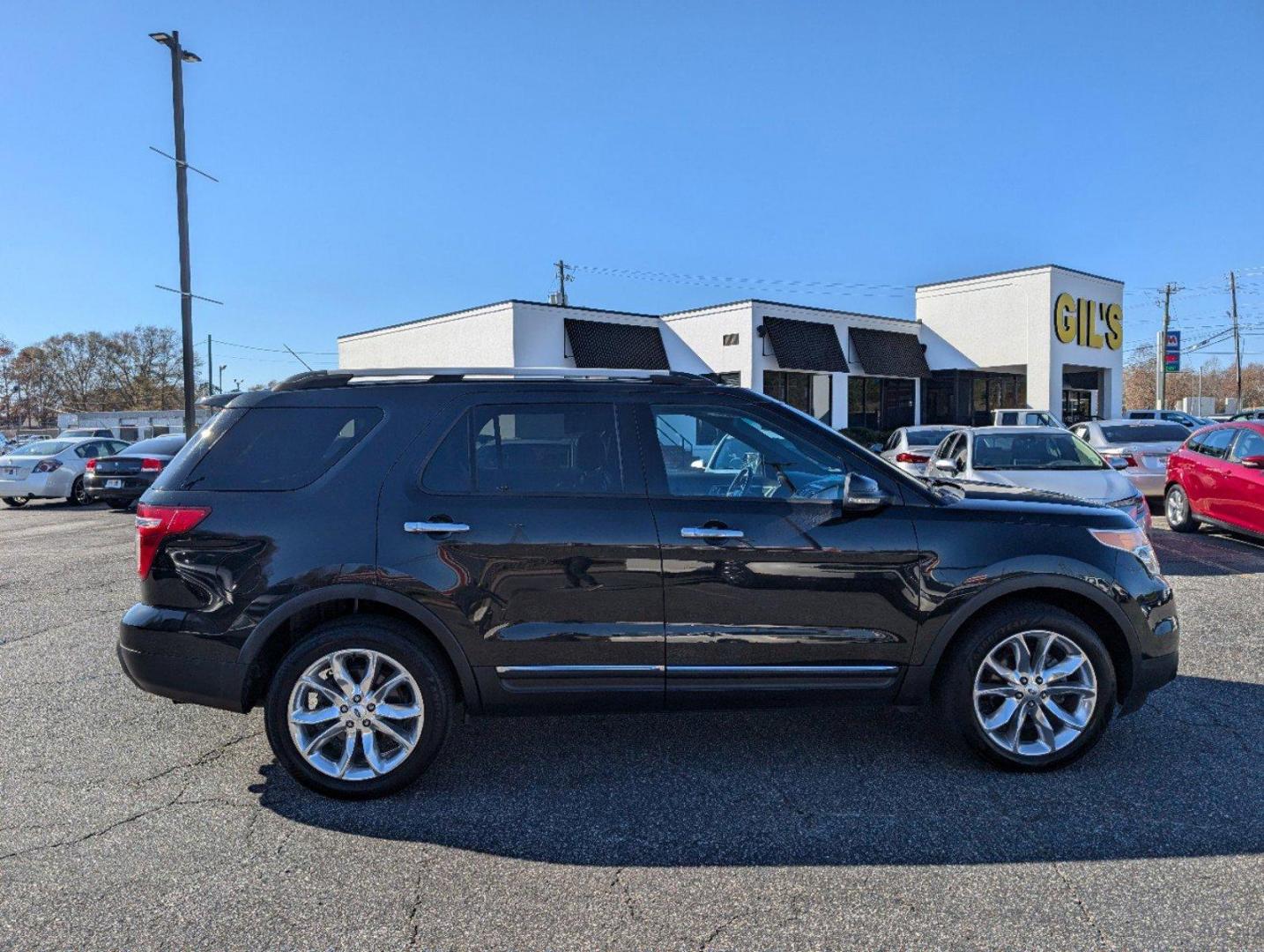 2013 Ford Explorer XLT (1FM5K8D8XDG) with an Gas V6 3.5L/213 engine, 6-Speed Automatic w/manual shift transmission, located at 3959 U.S. 80 W, Phenix City, AL, 36870, (334) 297-4885, 32.469296, -85.135185 - 2013 Ford Explorer XLT - Photo#3